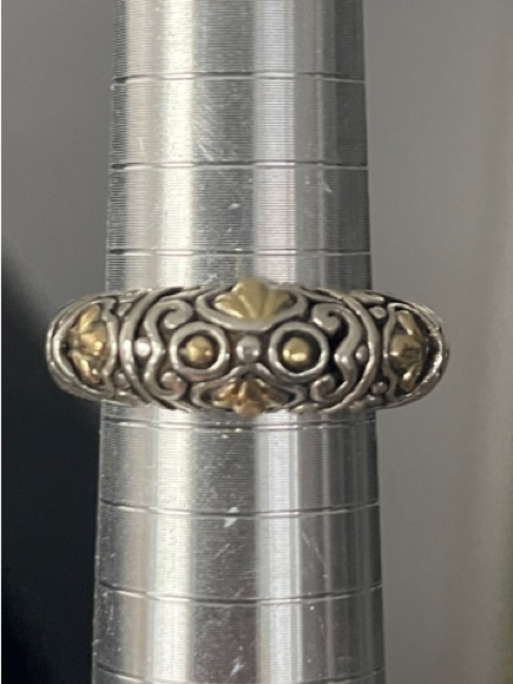 John Hardy 18K Yellow Gold/ Sterling Silver Vintage Jaisalmer Notched Ring - Picture 5 of 11